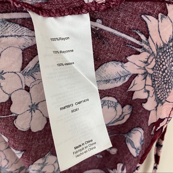 Motherhood Maternity Dark Red Floral Button Top M - Picture 11 of 12